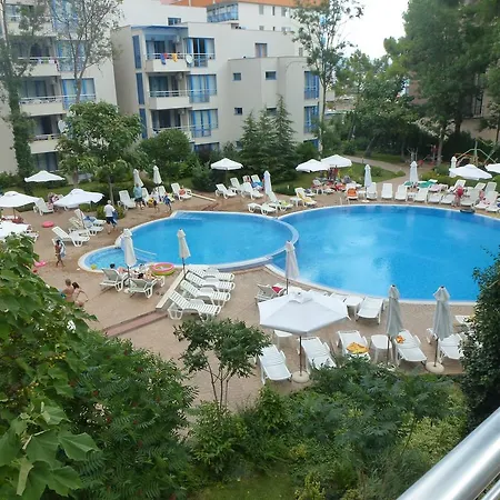 Excelsior Apt. 94 *